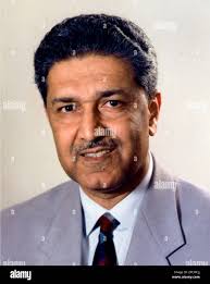 FILE** The founder of Pakistan's nuclear program, Abdul Qadeer Khan, is  seen in Islamabad, in this July 2002 file photo. Disgraced Pakistani  nuclear scientist Khan is suffering from prostate cancer, the government