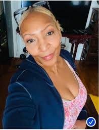 Camille Parra's Instagram, Twitter & Facebook