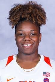 Lillian Purvis's Instagram, Twitter & Facebook