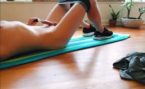 Squirting and Cumming Toying around with Toothbrush.