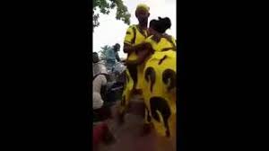 Kalli yadda tayi tsirara a cikin rawar niiko cusub aroosad isqaawisay iyo gabdho iyo wiilal wasmo caadi ah jilaaya statue robot episode 6. Iskanci Da Duwawu Video Mp4 3gp Mp3 Download Full Hd