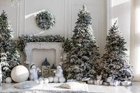 This evergreen christmas theme features red and green colors sprinkled with whimsical holiday decor and ornamentation for a traditional look that never goes out of style. How To Decorate A Winter Wonderland Christmas Tree The Lakeside Collection