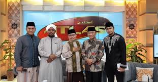 Diluncurkan pada 5 maret 2008. Jadi Host Cahaya Hati Ini 9 Potret Ali Zainal Bareng Para Pendakwah