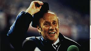 Information and translations of bundestrainer in the most comprehensive dictionary definitions resource on the web. Helmut Schon Bundestrainer Historie Extras Die Mannschaft Manner Nationalmannschaften Mannschaften Dfb Deutscher Fussball Bund E V