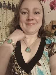 Hello and Happy Weekend! 💃🏼 Just in case you haven't checked your emails,  there's a FREE TMC cross stitch kit with every order over £25 this weekend!  There's no code to add,