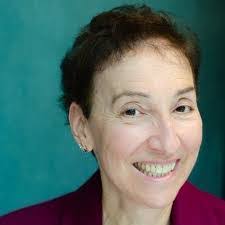 Amy Davitt's Instagram, Twitter & Facebook