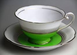 Hand painted with beautiful pink roses and violets perfect as a cabinet piece or for enjoying sipping on your favorite tea. Our Antique Teacup Collection Ginza Gomei Akita Beef Teppanyaki