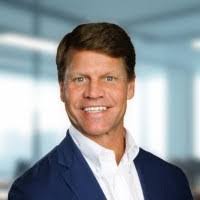 Holly Riehl's Instagram, Twitter & Facebook