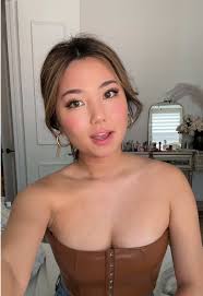 Makeup Tips for Round Faces: Eyebrow and Lip Shapes