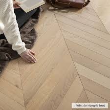decouvrez notre parquet contrecolle chene point de hongrie dit a chevron un grand classique d en 2021 parquet contrecolle chene parquet contrecolle point de hongrie