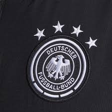 Salta al campo y empieza a jugar. Chandal De Presentacion Seleccion Alemania 2019 Adidas
