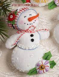 Bucilla Let It Snowman 6 Piece Felt Christmas Ornament Kit 86186 Frosty Lady Ebay Felt Christmas Ornaments Felt Crafts Christmas Felt Christmas Decorations
