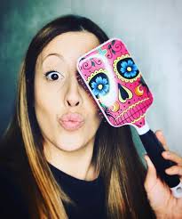 Viniste a ser feliz, no te distraigas.