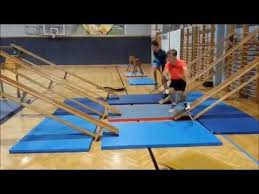 Ninja Warrior Training Im Sportunterricht Youtube Physical Education Physical Education Games Ninja Training