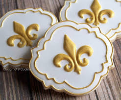Golden Fleur De Lis Decoratedcookies Customcookies Fleurdelis Cookies Decores Fleur De Lis Sables