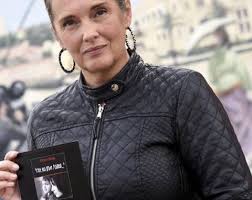 Comtesse, mannequin, actrice... Le parcours incroyable de cette Cannoise  aux mille vies