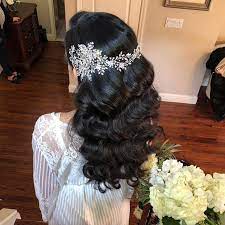 Gorgeous Flowing Waves Accented With A Glittering Crystal Vine For A Timeless El Black Wedding Hairstyles Wedding Hairstyles For Long Hair Hair Vine Wedding