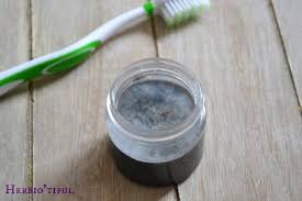 Dentifrice Maison Blancheur Au Charbon Vegetal Et A L Huile De Coco Herbio Tiful Charbon Vegetal Dentifrice Blancheur Dentifrice