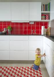 Red White Kitchen Pinjacolada Blog Red And White Kitchen White Tile Kitchen Floor Trendy Kitchen Tile