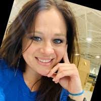 Kim Hazelwood's Instagram, Twitter & Facebook