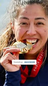 Katherine Landeros's Instagram, Twitter & Facebook