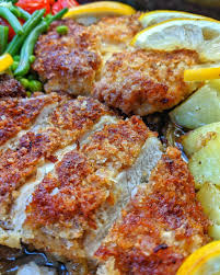 Panierte Parmesan Hahnchenschnitzel Aus Dem Ofen Mit Gemuse Und Kartoffeln Instakoch De Rezept In 2020 Hahnchen Schnitzel Hahnchenschnitzel Hahnchen Ofen Rezepte