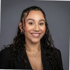 Lindsey Boyett's Instagram, Twitter & Facebook