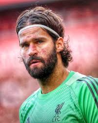 Alisson is back and he will start for Liverpool this  weekend!🏴󠁧󠁢󠁥󠁮󠁧󠁿❤️ #Iviwe