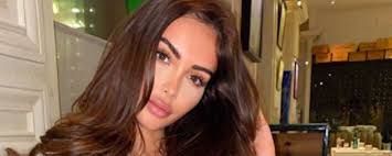 Why staff risk prison …. Nabilla Ultra Stylee Avec Des Tresses Multicolores Sur Instagram Toutes Les Actualites Des People