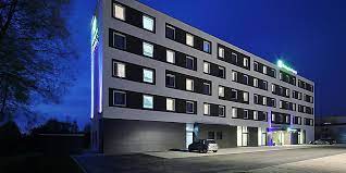 Holiday inn express friedrichshafen also has a garden. Airport Hotel Holiday Inn Express Friedrichshafen