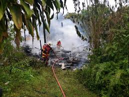 Lada merupakan salah satu komoditas yang diunggulkan di provinsi bangka belitung khususnya di desa namang, bangka. Fire Razes House In Kuching Firefighters Save Second House From Similar Fate Dayakdaily
