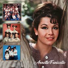 Walt Disney with the Mouseketeers, a hugely successful television show in  the 50s and 60s. Walt was not afraid to embrace this new medium, as other  studio heads were. #oldhollywoodglamour #tragichollywood #oldhollywood #