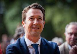 Find the perfect guillaume de villiers stock photos and editorial news pictures from getty images. Quand Guillaume Peltier Defendait Les Racines Chretiennes De La France Valeurs Actuelles