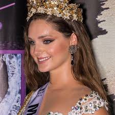 Miss Grand Sevilla একটি নতুন ফটো যোগ...