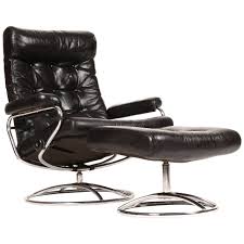Reclining Stressless Lounge Chair And Ottoman By Ekornes Lounge Chair Chair And Ottoman Leather Lounge Chair