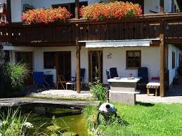 Ruhig Gelegene Ferienwohnung Im Eg Mit Terrasse Und Garten Ferienwohnung Schonseetal In Oberhausen Bayern Hund Hu Ferienwohnung Outdoor Dekorationen Ferien