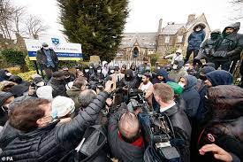 Mosque Leaders Call For Protests To Stop Outside Batley School After Prophet Muhammad Cartoon Row Daily Mail Online