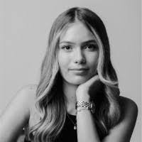 Antonia Lang's Instagram, Twitter & Facebook