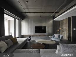 94 坪現代風大宅 設計師運用材料 動線營造深刻層次 並巧妙藉由臥榻規劃串聯室內外視野 將美好景觀導入空間之內 再搭配休閒的軟件家飾 無形中點綴溫暖與安定 快跟著小編一起來看看吧 整體引用開放式手法 讓客廳 apartment interior house interior home