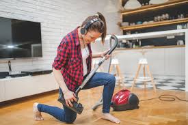 Aprende cómo conjugar el verbo cocinar en tiempos aquí encontrarás la conjugación del verbo cocinar. Con Trapo Y Escoba En Mano Escucha Estas Canciones Para Limpiar Tu Casa Beon Las Novedades De Musica Y Video Claro De Latinoamerica
