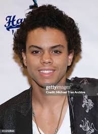 Kerry Grimaldi's Instagram, Twitter & Facebook