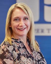 Kim Wetzel's Instagram, Twitter & Facebook