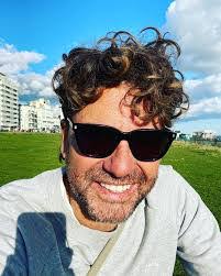 Daniel Lustig's Instagram, Twitter & Facebook