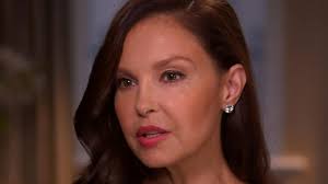 Ashley judd is opening up about shattering her leg in an african rainforest. How Ashley Judd Fought Off Harvey Weinstein S Alleged Sexual Harassment Abc News