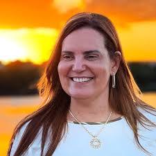 Sheila Lemos's Instagram, Twitter & Facebook