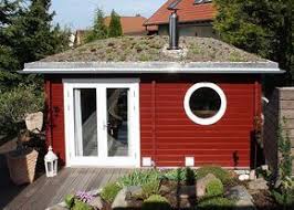 Familie Kurfkes Saunahaus Mit Dachbegrunung Und Holzofen Saunahaus Saunahaus Garten Dachbegrunung