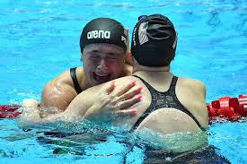 1'04″93 e julija efimova con 1'05″49, e che oltre la king e la efimova non ci sono, al momento, avversarie all'altezza di paragoni. Benedetta Pilato Chi E La 14enne Argento Nei 50 Rana Ai Mondiali Di Nuoto