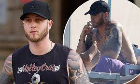 Full movies from chet hanks including: Tom Hanks Son Chet 28 Makes A Rare Appearance And Joins His Famous Father In Barcelona Daily Mail Online