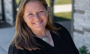 Courtney Wiest's Instagram, Twitter & Facebook