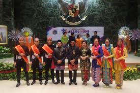 34 nama pakaian adat, nama tarian adat, nama rumah adat dan senjata tradisional di indonesia. Cerita Singkat Budaya Khas Dki Jakarta Halaman All Kompas Com